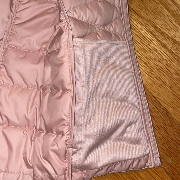 The North Face puffer vest (550) - Picture 8 of 8